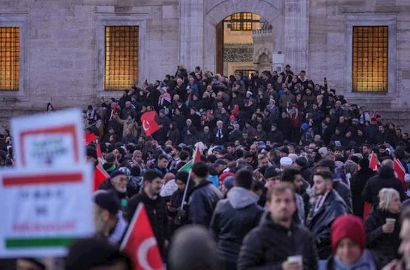 İstanbulda Fələstinlə həmrəylik aksiyası keçirildi