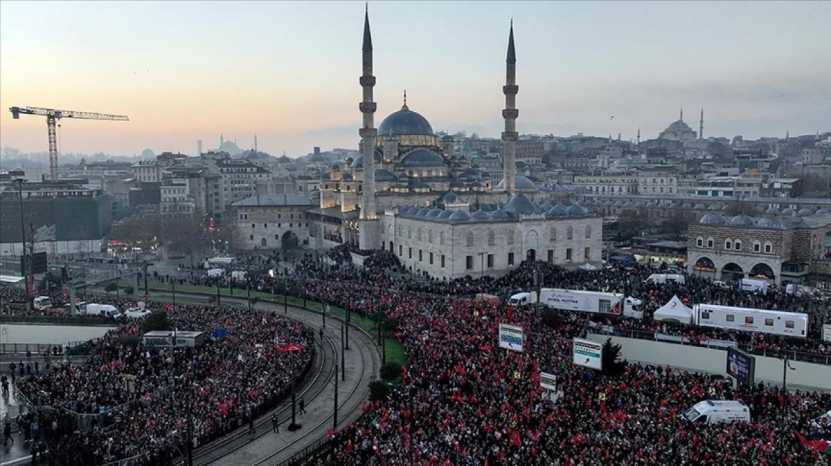 İstanbul tarixin ən böyük nümayişlərindən birinə ev sahibliyi edir