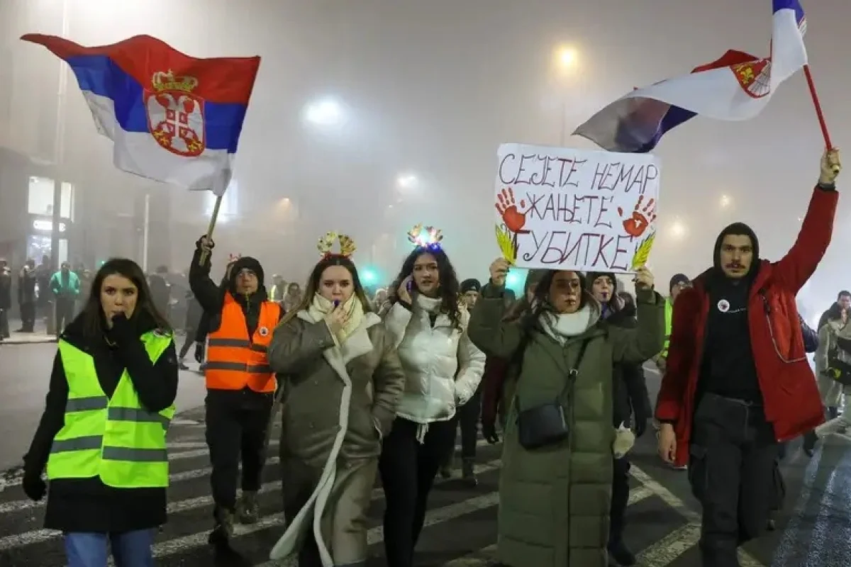 Студенты вышли на митинг в новогоднюю ночь Haqqin