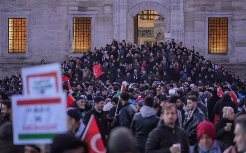 İstanbulda minlərlə insan Fələstinə dəstək yürüşünə başladı