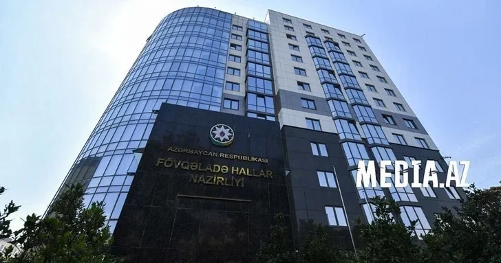 Не блокируйте спасение : МЧС Азербайджана призывает соблюдать правила парковки в праздничные дни