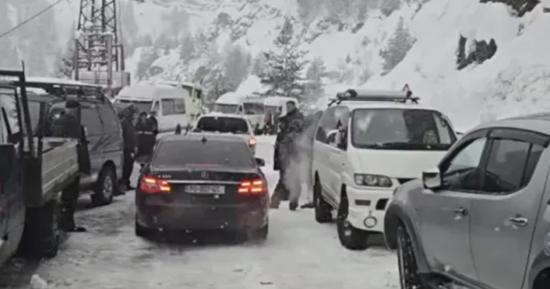 Gürcüstanda qar uçqunu səbəbindən tuneldə qalanlar təxliyə ediliblər