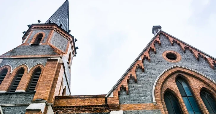 В Амстердаме горит историческая церковь Вонделкерк