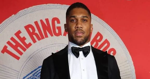 Avtomobil qəzasında xəsarət alan məşhur boksçunun son durumu bəlli olub