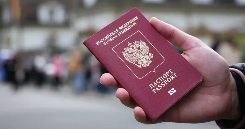 Еще две страны ЕС перестали признавать российские паспорта без биометрии