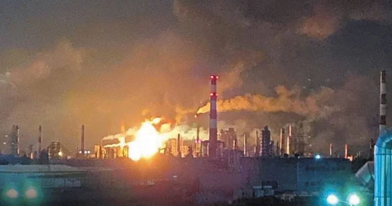 Украина поразила два российских НПЗ в новогоднюю ночь Minval Politika