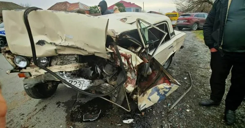 Zaqatalada baş verən qəzada sürücü və sərnişin yaralanıb