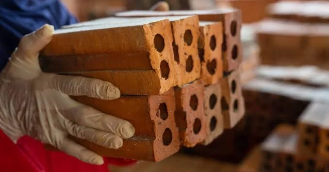 Ötən il tikinti kərpiclərinin istehsalı artıb