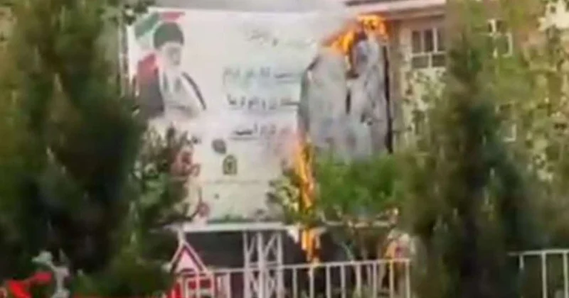 İranda iğtişaşlar nəzarətdən çıxır: atəş açıldı, Xameneinin portreti cırıldı VİDEO