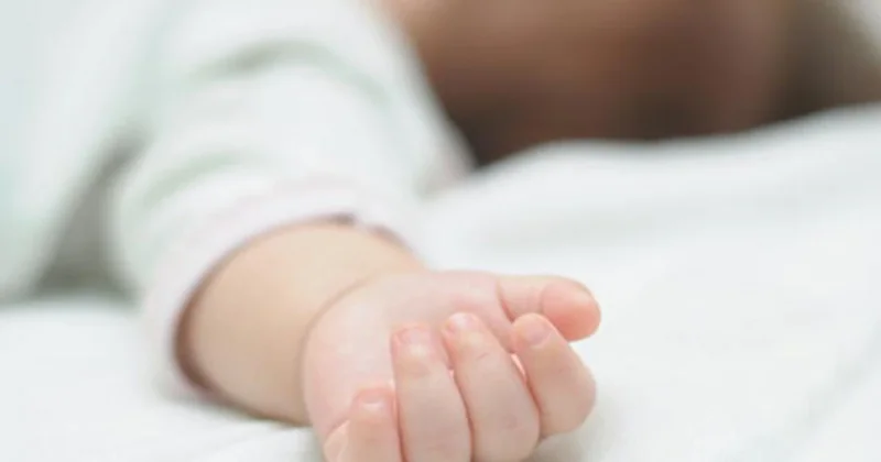 Dəfn edilməyə aparılan körpə yolda ayıldı Bakıda ŞOK HADİSƏ