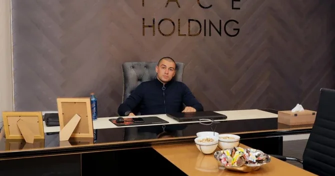 Rüfət Badirov: Salon hara, tikinti hara?