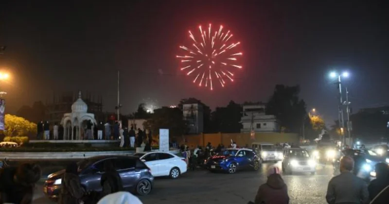 Pakistanda yeni il atəşfəşanlığında 25 nəfər yaralandı