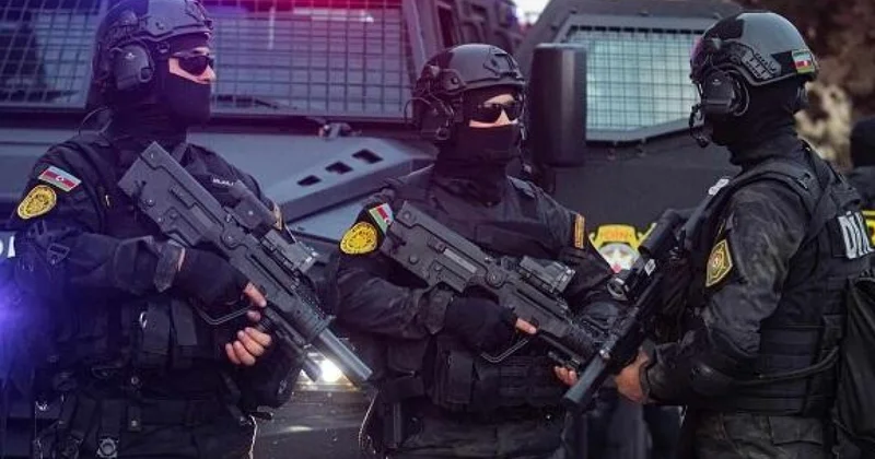 Polis bayram günü axtarışda olan 50 nəfəri tutdu