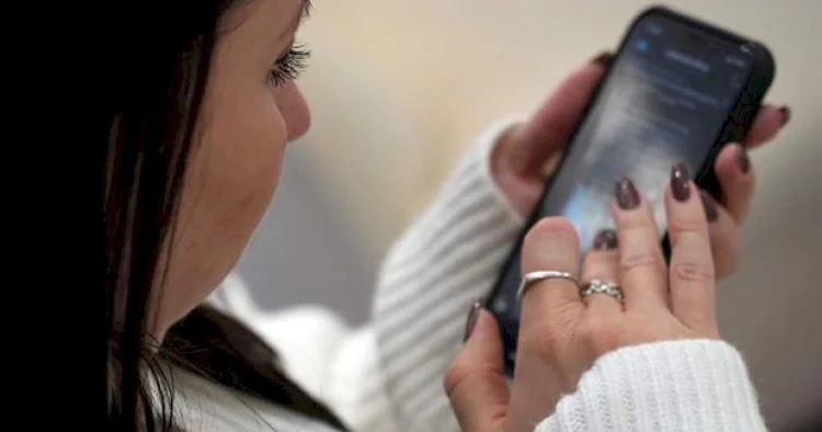 Mobil telefonlarla bağlı bu qayda tarixə qovuşdu: Əhali geniş istifadə edirdi