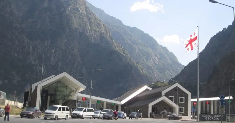 Gürcüstan və Ermənistanı Rusiya ilə birləşdirən yeganə quru yol bağlandı
