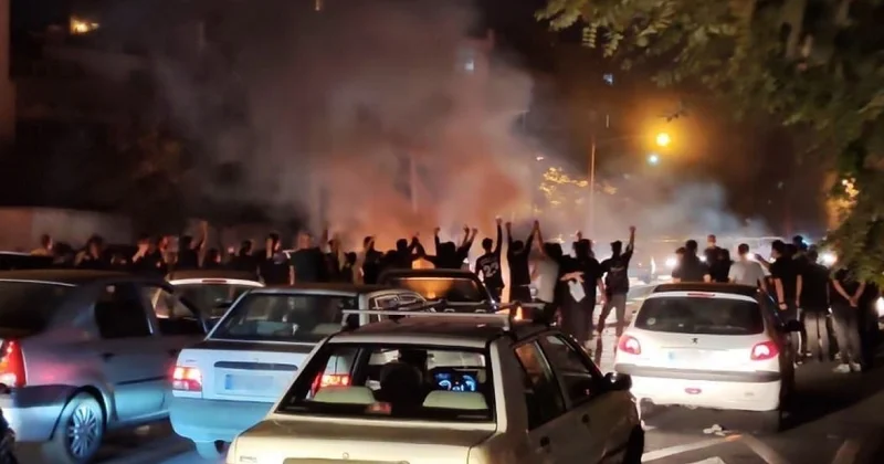 Восстание на улицах Ирана… Пезешкиан угрожает адом о развитии ситуации