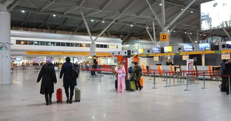 Varşava aeroportunda üzərində radiosiqnalları boğan cihaz olan Ukrayna vətəndaşı saxlanılıb