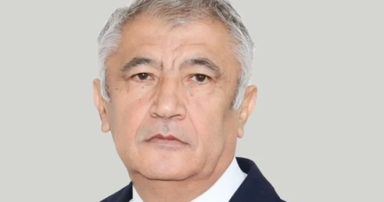 Azərbaycanda şairlə yazıçı dalaşdı