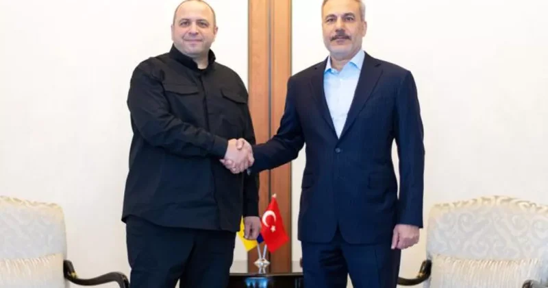 Глава МИД Турции встретился с Рустемом Умеровым