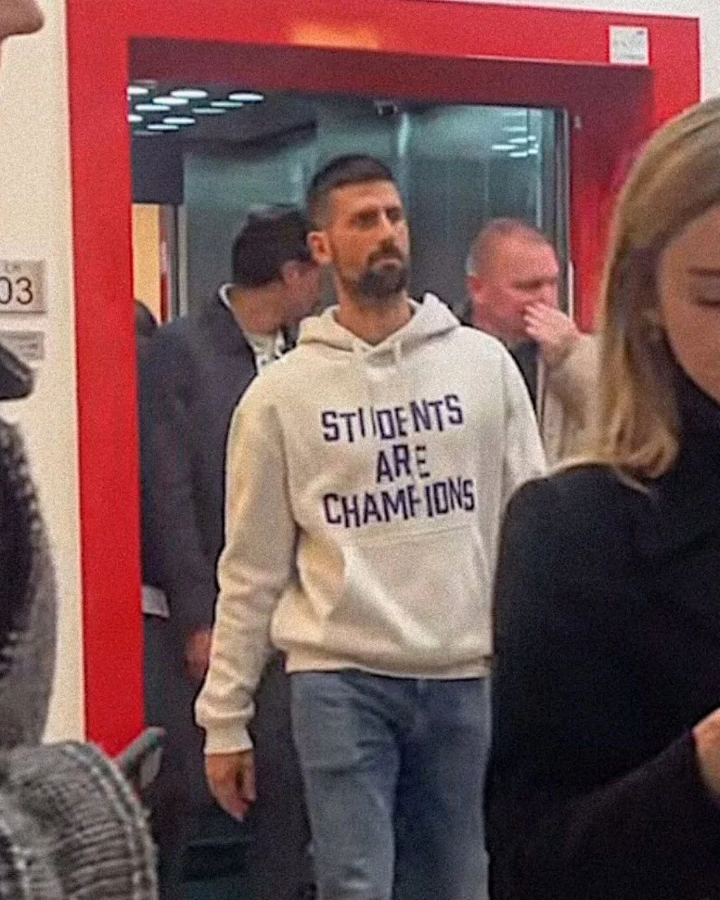 Cokoviçdən qeyri adi addım “Students are champions”