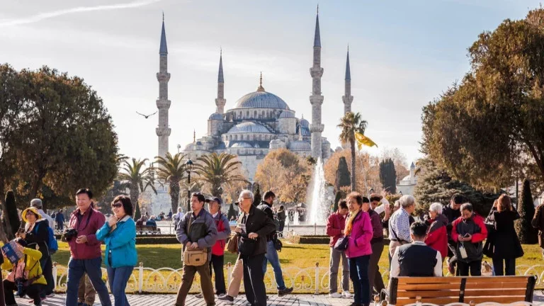 Türkiyə turizmi rekord vurdu 62 milyon turist, 61 milyard gəlir