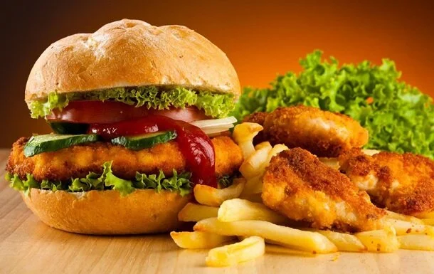 Uzun müddət “fast food”la qidalandı, KOR OLDU