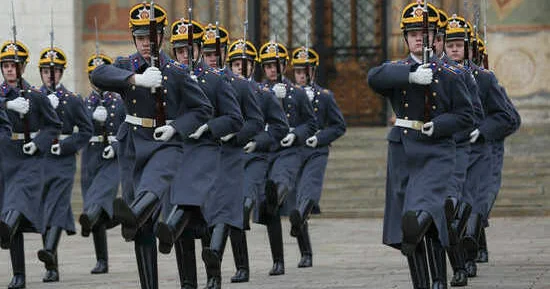 Зарубин показал разминку Президентского полка во время мероприятий в Кремле