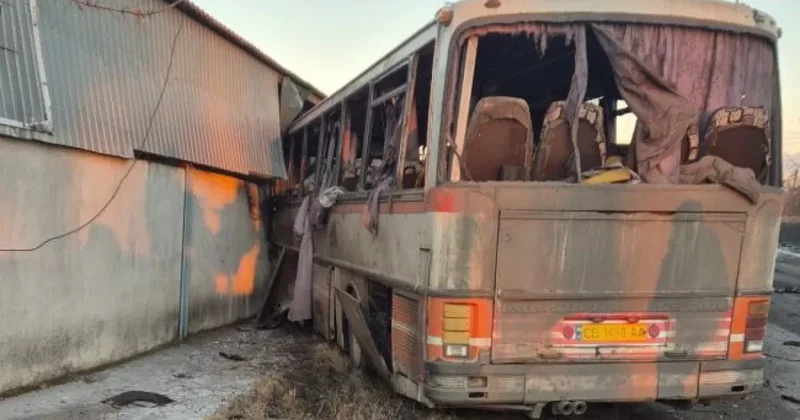 Российские дроны атаковали в Украине служебный автобус, погибли 12 человек