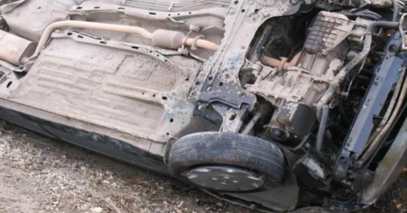 Mercedes опрокинулся в Агсу, один из пострадавших в коме