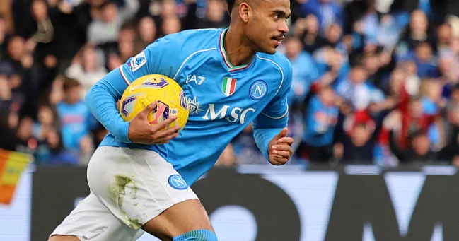 “Napoli”nin hücumçusu Nqonqe “Espanyol”a keçdi