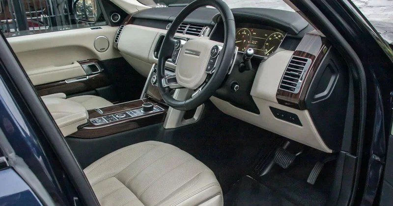 Avtomobilin dəri salonunun 5 mənfi cəhəti