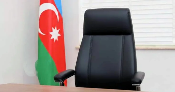 Bu nazir 20 ildir vəzifədədir FOTO