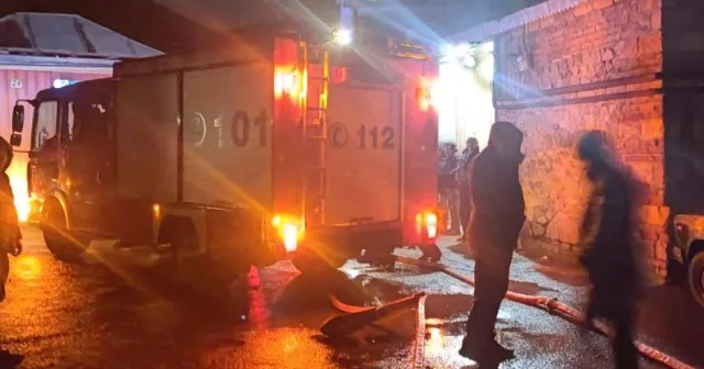 Şəkidə yanğın baş verdi