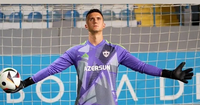 “Qarabağ”ın qapıçısı Çempionlar Liqasının TOP 10 luğunda