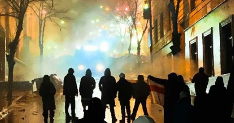 Число пострадавших в столкновениях в Турине правоохранителей превысило 100