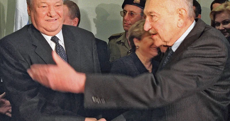 “Özünü yəhudilərlə əhatə edən prezident“ “Еврейская панорама“