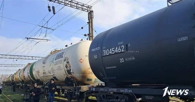 Из Баку в Армению отправился грузовой поезд с российским зерном