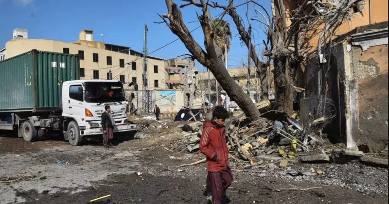 Pakistanın cənub qərbində baş verən hücumlar nəticəsində həlak olanların sayı 120 ni keçib