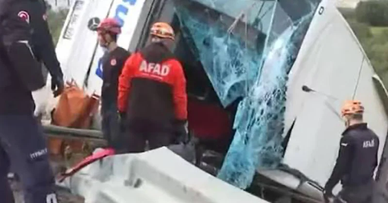 В Анталье перевернулся пассажирский автобус, есть погибшие