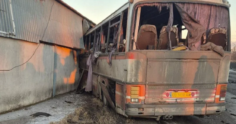 Dnepropetrovskda mədən işçilərini daşıyan avtobusa zərbə endirilib, 15 nəfər ölüb