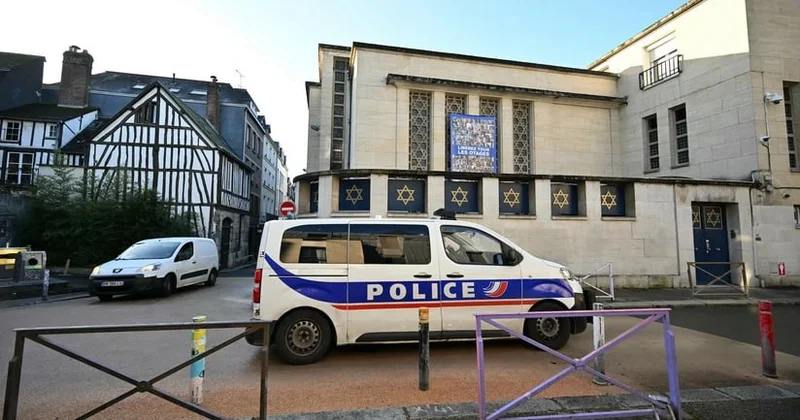 Parisdə yəhudi məktəbinə hücum etdilər