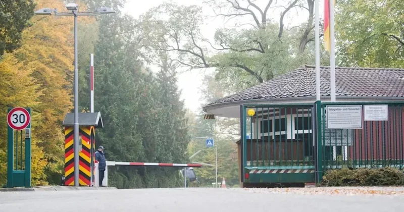 Над авиабазой бундесвера несколько часов кружили более 20 дронов