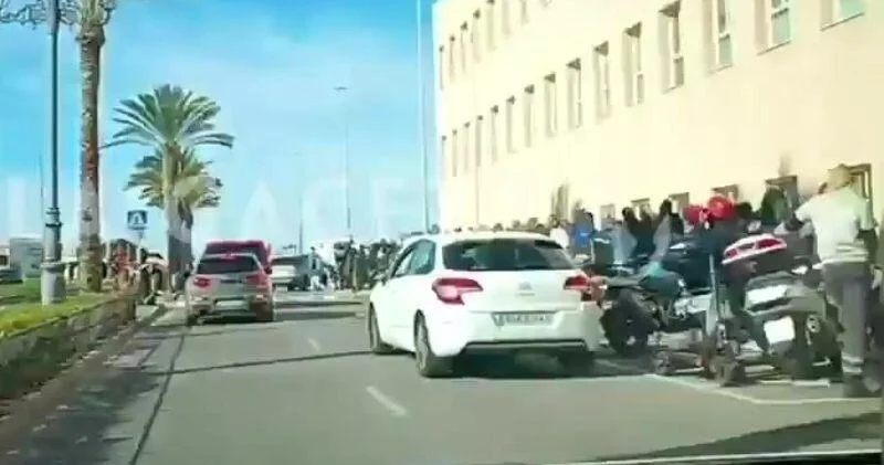 В Испании мигранты массово обращаются в полицию после указа о легализации ВИДЕО