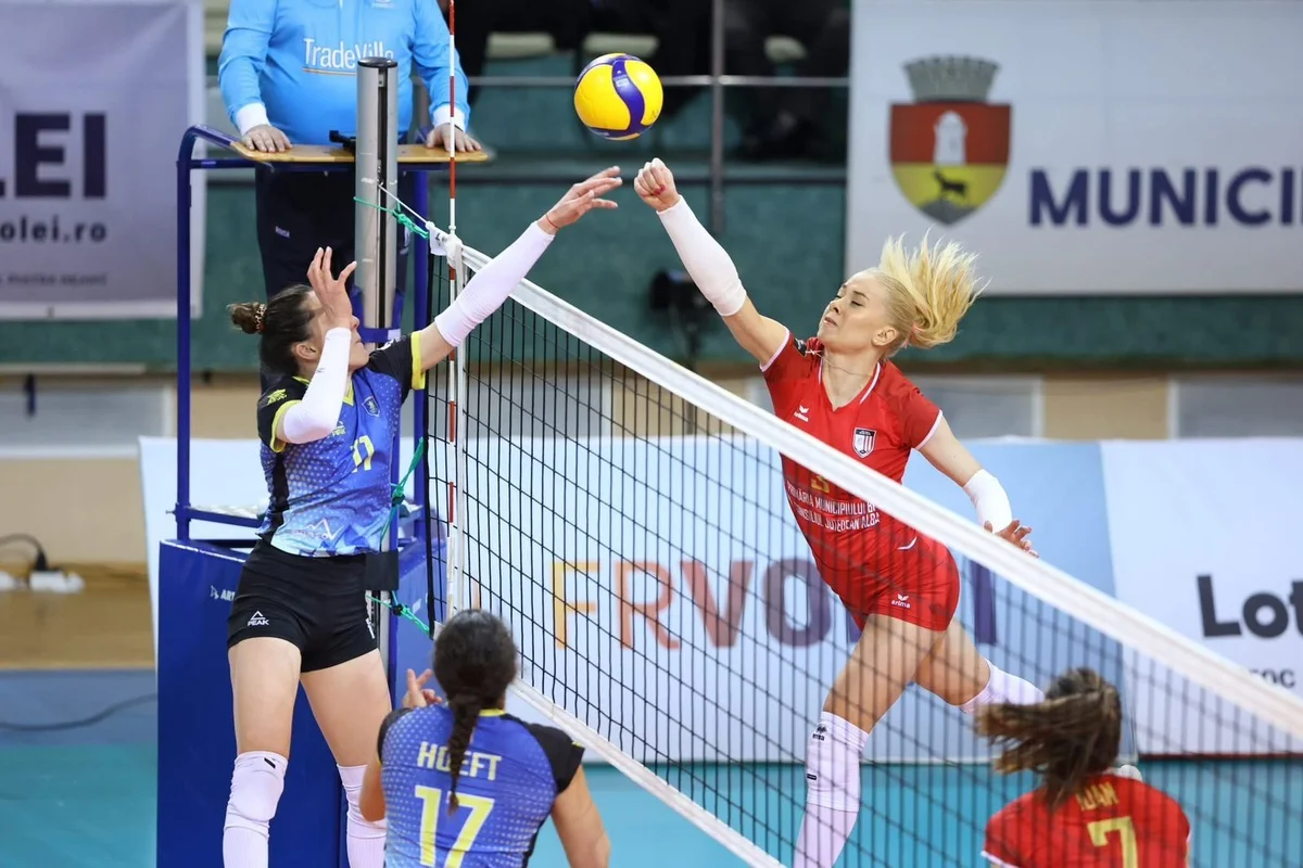 Voleybolçularımızın klubu Rumıniya çempionatının yarımfinalında