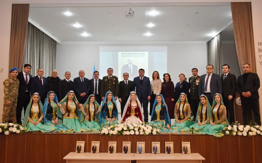 “Vətən müharibəsi tarixi Şəxsiyyət faktoru” kitabının təqdimatı keçirilib FOTOLAR