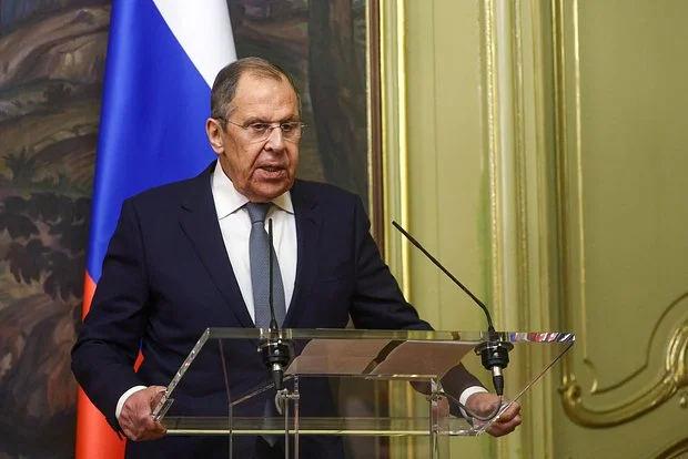 Lavrov Türkiyədən Ukraynaya təsir göstərməsini istəyib