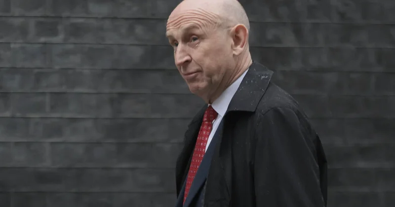 Telegraph: глава МО Британии приказал проверить базы ВВС на следы Эпштейна