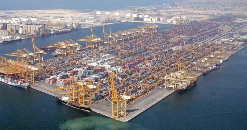 FT: Yaxın Şərq limanları bölgədəki münaqişə səbəbindən fəaliyyətini dayandırır