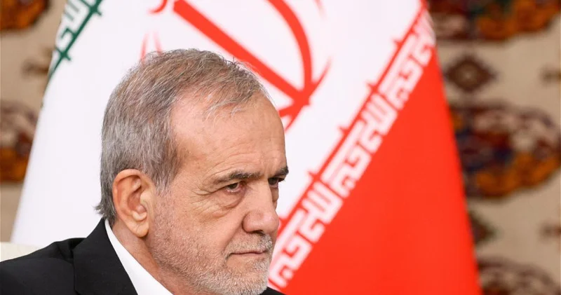 Пезешкиан осудил удар по школе для девочек на юге Ирана