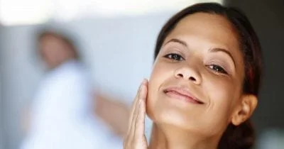 Dəri üçün vitaminlər: Dermatoloq hansını məsləhət görür?